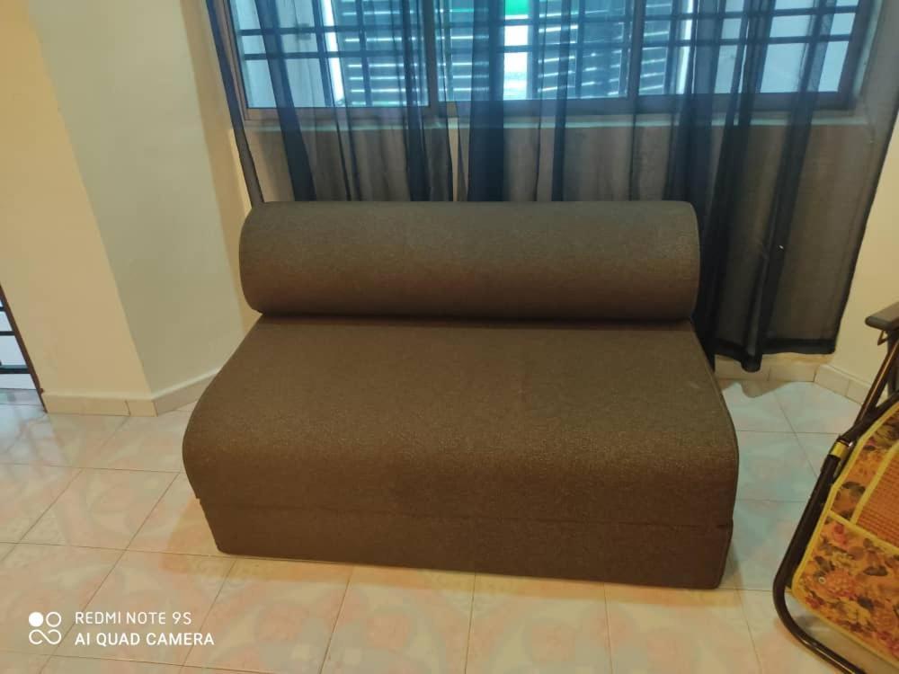 R&R Homestay Simpang Renggam Esterno foto